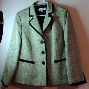 Jones Studio 16W Green & Black Blazer Jacket. Long Sleeves. 100% Polyester.